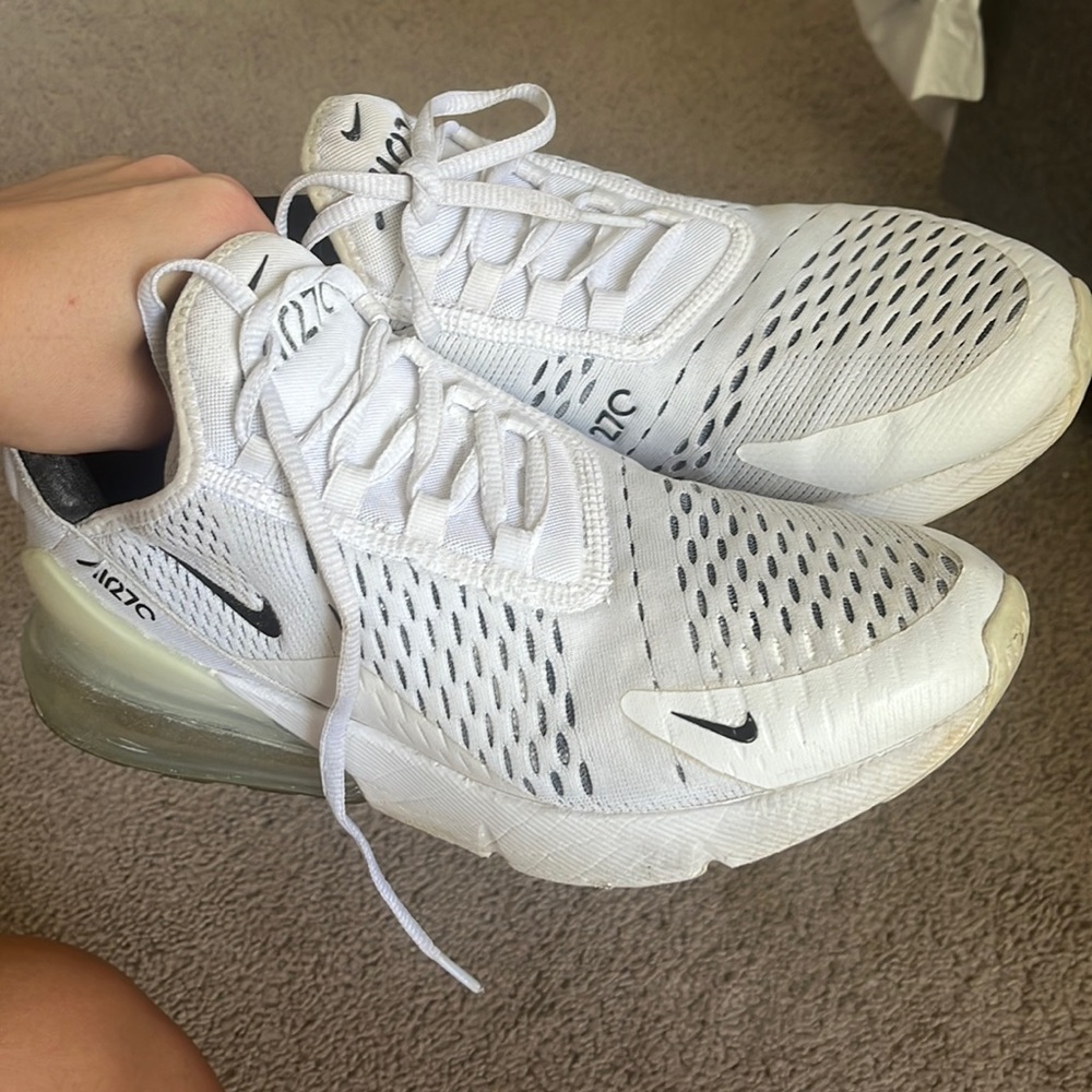 AIR MAX 270